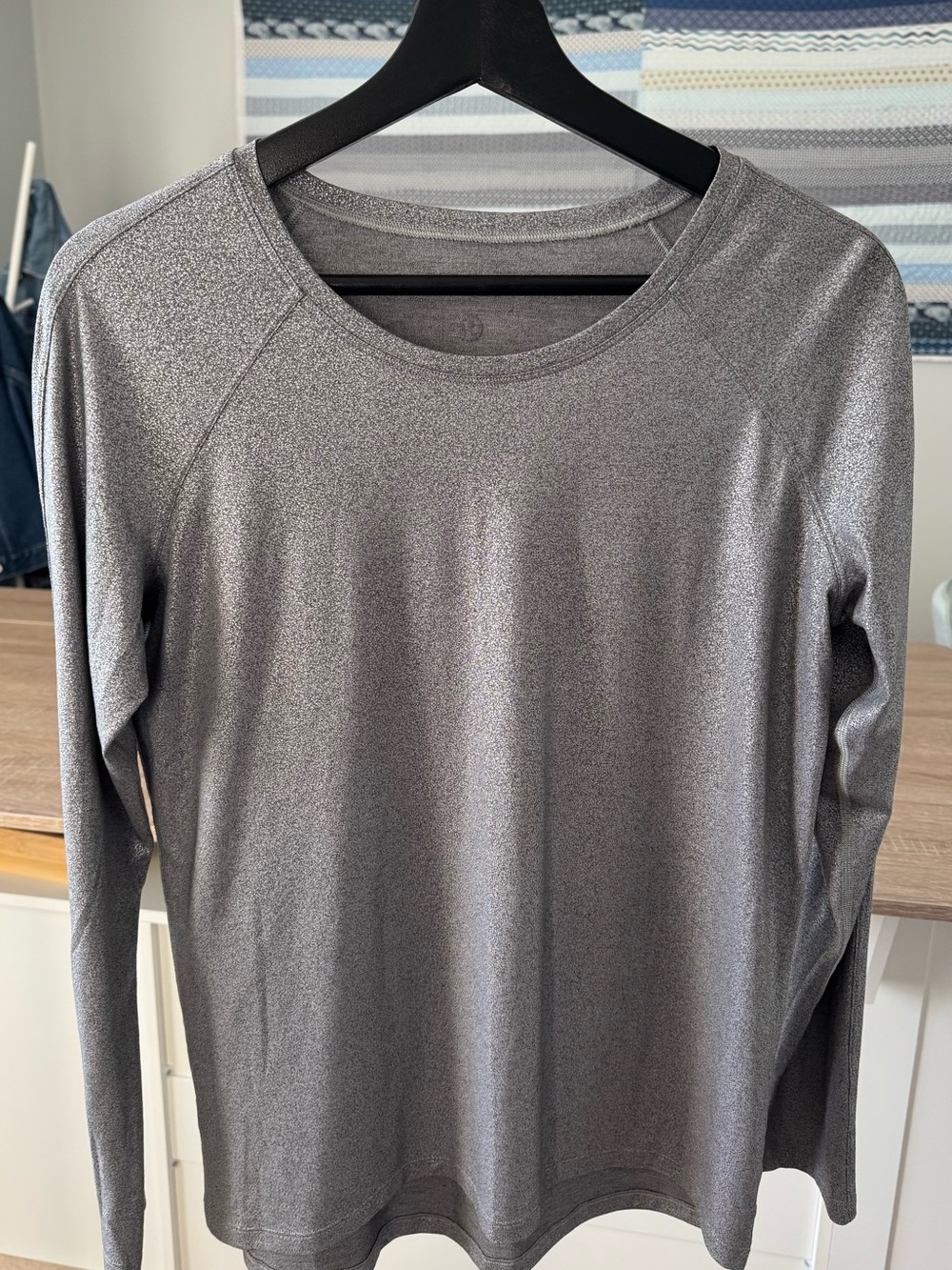 lululemon athletica Women’s Metallic Gray Long-Sleeve Tee